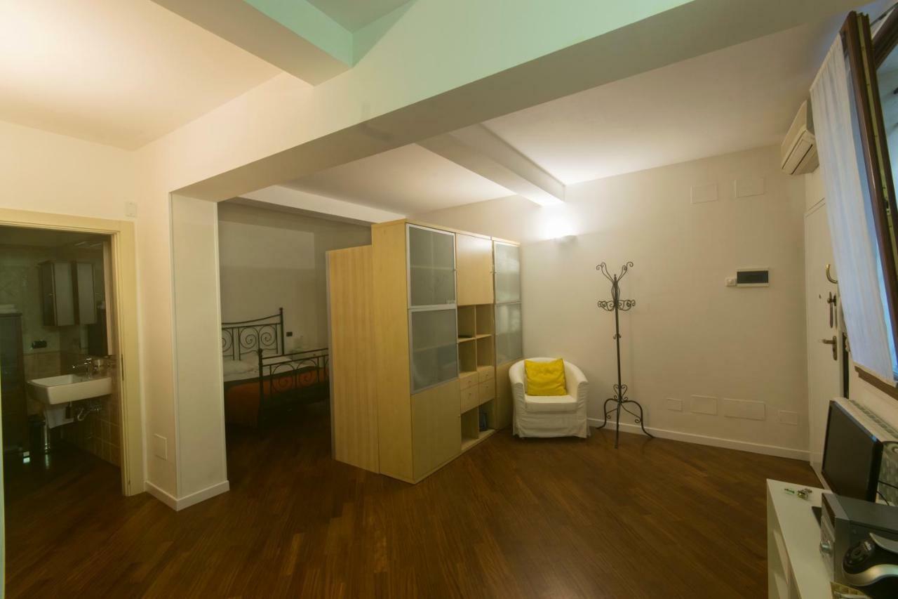 Suite Del Borgo - Affittacamere - Guest House Bologna Exterior foto