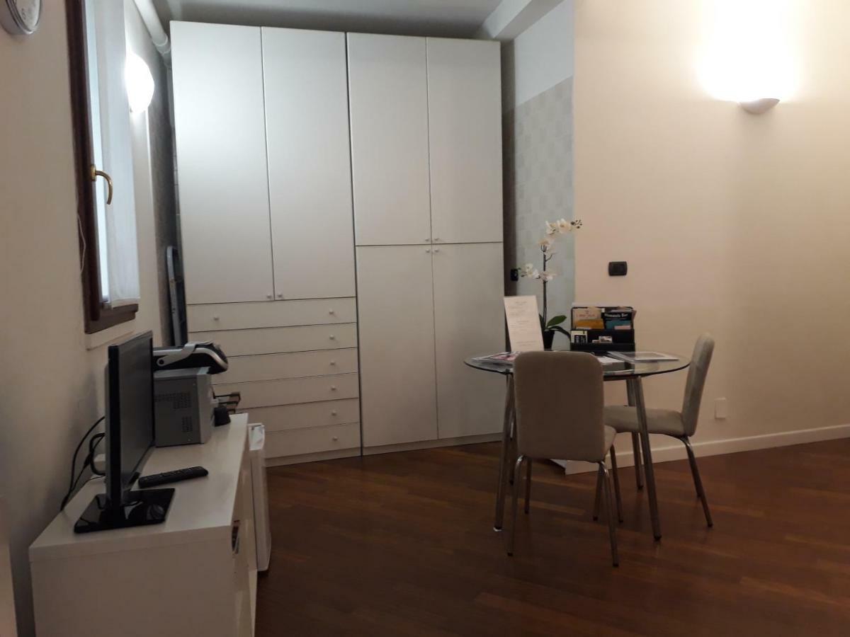Suite Del Borgo - Affittacamere - Guest House Bologna Exterior foto